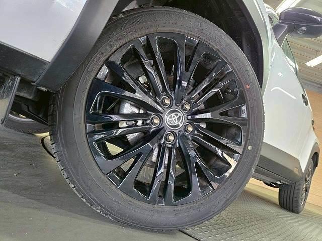 ヤリスクロス ハイブリッドＺ　ウルバーノ　特別仕様車／全周囲カメラ／ＢＳＭ　／ナビＴＶ／シートヒーター／ハンドルヒーター／パワーシート／ＨＤＭＩ端子／レーダークルーズ／ステアリングスイッチ／ＵＳＢ端子／ＬＥＤライト／フロントフォグ／ＥＴＣ（12枚目）