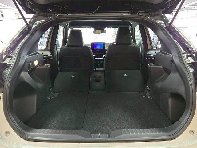 ヤリスクロス ハイブリッドＺ　ウルバーノ　特別仕様車／全周囲カメラ／ＢＳＭ　／ナビＴＶ／シートヒーター／ハンドルヒーター／パワーシート／ＨＤＭＩ端子／レーダークルーズ／ステアリングスイッチ／ＵＳＢ端子／ＬＥＤライト／フロントフォグ／ＥＴＣ（20枚目）