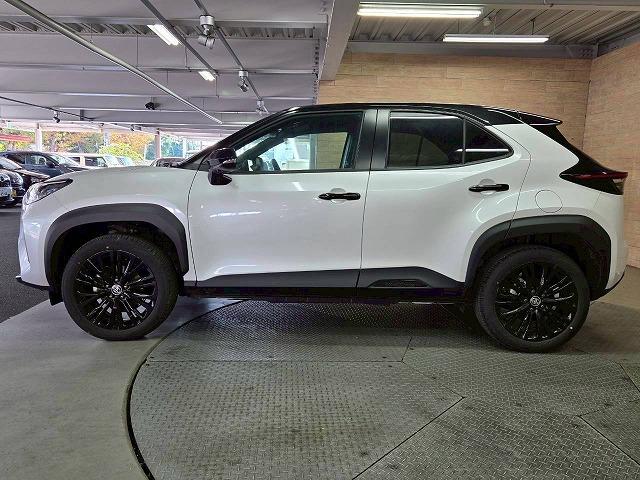 ヤリスクロス ハイブリッドＺ　ウルバーノ　特別仕様車／全周囲カメラ／ＢＳＭ　／ナビＴＶ／シートヒーター／ハンドルヒーター／パワーシート／ＨＤＭＩ端子／レーダークルーズ／ステアリングスイッチ／ＵＳＢ端子／ＬＥＤライト／フロントフォグ／ＥＴＣ（24枚目）