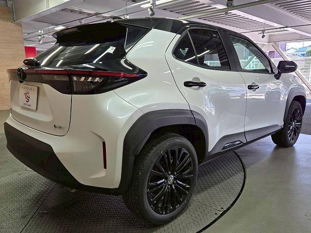 ヤリスクロス ハイブリッドＺ　ウルバーノ　特別仕様車／全周囲カメラ／ＢＳＭ　／ナビＴＶ／シートヒーター／ハンドルヒーター／パワーシート／ＨＤＭＩ端子／レーダークルーズ／ステアリングスイッチ／ＵＳＢ端子／ＬＥＤライト／フロントフォグ／ＥＴＣ（27枚目）