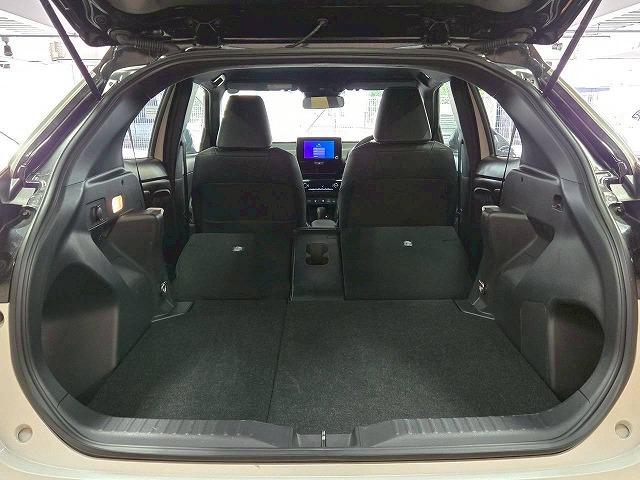 ヤリスクロス ハイブリッドＺ　ウルバーノ　特別仕様車／全周囲カメラ／ＢＳＭ　／ナビＴＶ／シートヒーター／ハンドルヒーター／パワーシート／ＨＤＭＩ端子／レーダークルーズ／ステアリングスイッチ／ＵＳＢ端子／ＬＥＤライト／フロントフォグ／ＥＴＣ（34枚目）