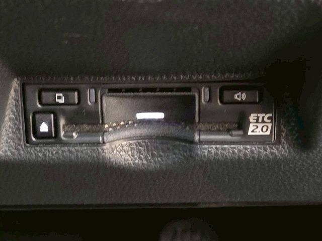 ヤリスクロス ハイブリッドＺ　ウルバーノ　特別仕様車／全周囲カメラ／ＢＳＭ　／ナビＴＶ／シートヒーター／ハンドルヒーター／パワーシート／ＨＤＭＩ端子／レーダークルーズ／ステアリングスイッチ／ＵＳＢ端子／ＬＥＤライト／フロントフォグ／ＥＴＣ（47枚目）