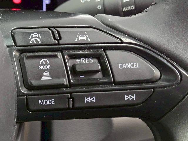 ヤリスクロス ハイブリッドＺ　ウルバーノ　特別仕様車／全周囲カメラ／ＢＳＭ　／ナビＴＶ／シートヒーター／ハンドルヒーター／パワーシート／ＨＤＭＩ端子／レーダークルーズ／ステアリングスイッチ／ＵＳＢ端子／ＬＥＤライト／フロントフォグ／ＥＴＣ（49枚目）