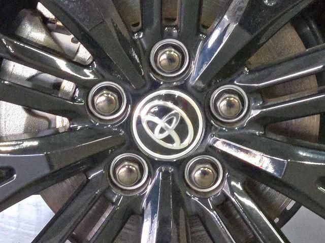 ヤリスクロス ハイブリッドＺ　ウルバーノ　特別仕様車／全周囲カメラ／ＢＳＭ　／ナビＴＶ／シートヒーター／ハンドルヒーター／パワーシート／ＨＤＭＩ端子／レーダークルーズ／ステアリングスイッチ／ＵＳＢ端子／ＬＥＤライト／フロントフォグ／ＥＴＣ（79枚目）