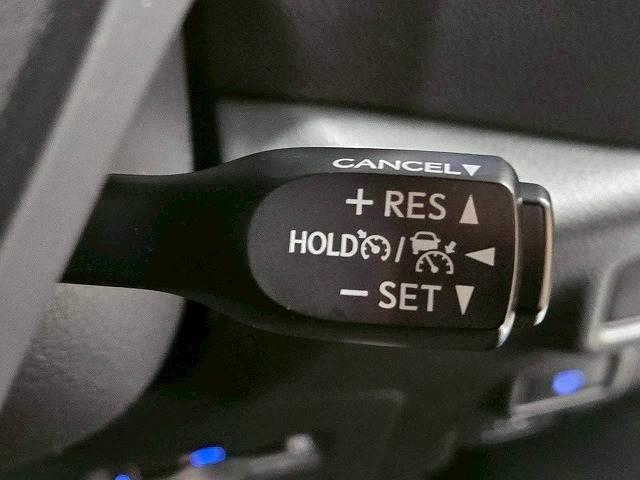 Ｃ－ＨＲ ハイブリッド　Ｇ　純正ディスプレイ／ＢＳＭ／レーダークルーズ／衝突軽減／レーンアシスト／ステアリングスイッチ／ハーフレザー／オートハイビーム／コーナーセンサー／ナビ／Ｂｌｕｅｔｏｏｔｈ接続／ドライブレコーダー／ＥＴＣ（5枚目）