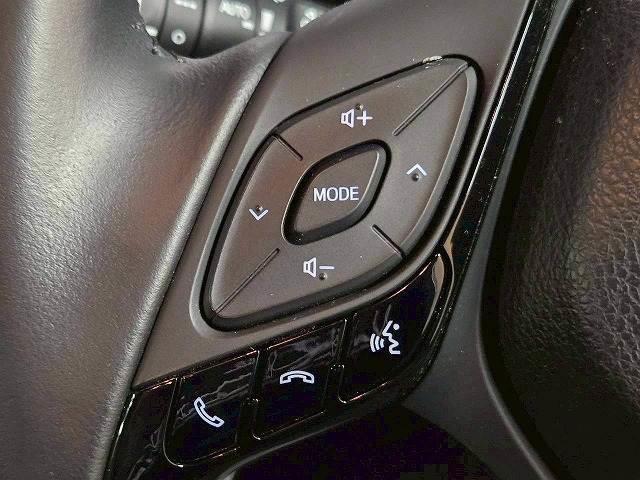 Ｃ－ＨＲ ハイブリッド　Ｇ　純正ディスプレイ／ＢＳＭ／レーダークルーズ／衝突軽減／レーンアシスト／ステアリングスイッチ／ハーフレザー／オートハイビーム／コーナーセンサー／ナビ／Ｂｌｕｅｔｏｏｔｈ接続／ドライブレコーダー／ＥＴＣ（6枚目）