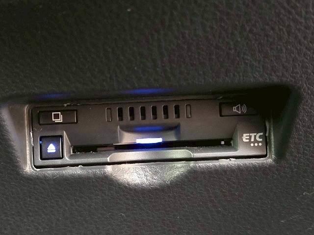 Ｃ－ＨＲ ハイブリッド　Ｇ　純正ディスプレイ／ＢＳＭ／レーダークルーズ／衝突軽減／レーンアシスト／ステアリングスイッチ／ハーフレザー／オートハイビーム／コーナーセンサー／ナビ／Ｂｌｕｅｔｏｏｔｈ接続／ドライブレコーダー／ＥＴＣ（8枚目）