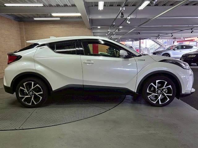 Ｃ－ＨＲ ハイブリッド　Ｇ　純正ディスプレイ／ＢＳＭ／レーダークルーズ／衝突軽減／レーンアシスト／ステアリングスイッチ／ハーフレザー／オートハイビーム／コーナーセンサー／ナビ／Ｂｌｕｅｔｏｏｔｈ接続／ドライブレコーダー／ＥＴＣ（18枚目）