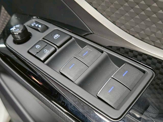 Ｃ－ＨＲ ハイブリッド　Ｇ　純正ディスプレイ／ＢＳＭ／レーダークルーズ／衝突軽減／レーンアシスト／ステアリングスイッチ／ハーフレザー／オートハイビーム／コーナーセンサー／ナビ／Ｂｌｕｅｔｏｏｔｈ接続／ドライブレコーダー／ＥＴＣ（43枚目）