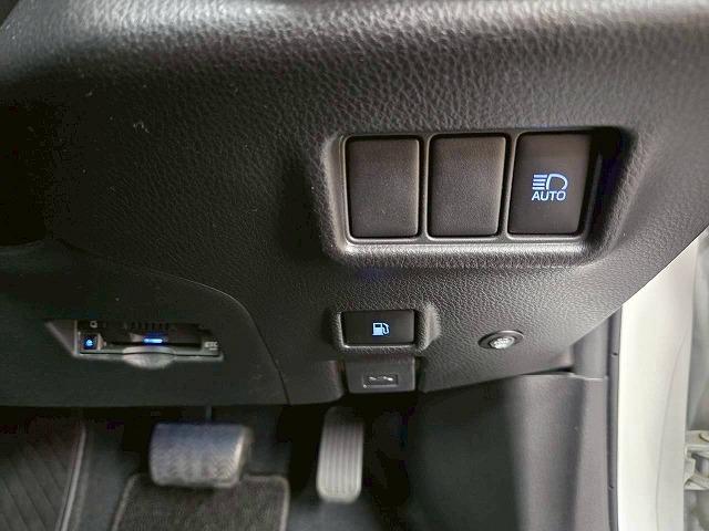 Ｃ－ＨＲ ハイブリッド　Ｇ　純正ディスプレイ／ＢＳＭ／レーダークルーズ／衝突軽減／レーンアシスト／ステアリングスイッチ／ハーフレザー／オートハイビーム／コーナーセンサー／ナビ／Ｂｌｕｅｔｏｏｔｈ接続／ドライブレコーダー／ＥＴＣ（46枚目）