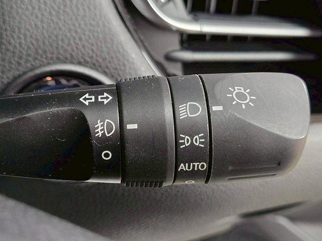 Ｃ－ＨＲ ハイブリッド　Ｇ　純正ディスプレイ／ＢＳＭ／レーダークルーズ／衝突軽減／レーンアシスト／ステアリングスイッチ／ハーフレザー／オートハイビーム／コーナーセンサー／ナビ／Ｂｌｕｅｔｏｏｔｈ接続／ドライブレコーダー／ＥＴＣ（55枚目）