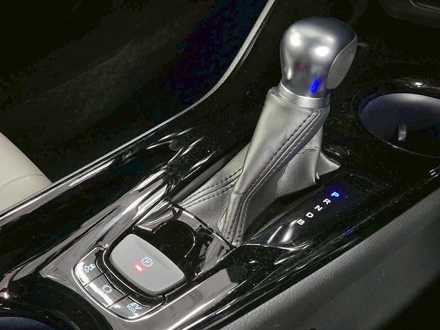 Ｃ－ＨＲ ハイブリッド　Ｇ　純正ディスプレイ／ＢＳＭ／レーダークルーズ／衝突軽減／レーンアシスト／ステアリングスイッチ／ハーフレザー／オートハイビーム／コーナーセンサー／ナビ／Ｂｌｕｅｔｏｏｔｈ接続／ドライブレコーダー／ＥＴＣ（64枚目）