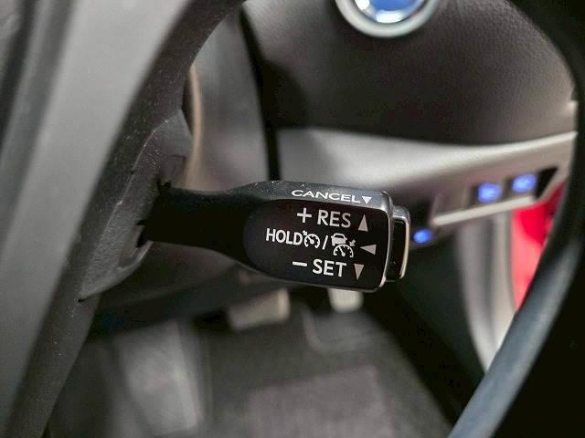 Ｃ－ＨＲ ハイブリッド　Ｇ　純正９型ナビＴＶ／ＢＳＭ／衝突軽減ブレーキ／ドライブレコーダー／レーンアシスト／コーナーセンサー／レーダークルーズ／シートヒーター／オートホールド／ブラインドスポット／１８インチアルミ／ＥＴＣ（6枚目）