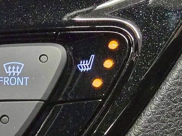 Ｃ－ＨＲ ハイブリッド　Ｇ　純正９型ナビＴＶ／ＢＳＭ／衝突軽減ブレーキ／ドライブレコーダー／レーンアシスト／コーナーセンサー／レーダークルーズ／シートヒーター／オートホールド／ブラインドスポット／１８インチアルミ／ＥＴＣ（7枚目）