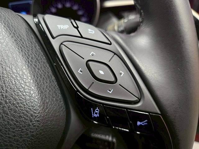 Ｃ－ＨＲ ハイブリッド　Ｇ　純正９型ナビＴＶ／ＢＳＭ／衝突軽減ブレーキ／ドライブレコーダー／レーンアシスト／コーナーセンサー／レーダークルーズ／シートヒーター／オートホールド／ブラインドスポット／１８インチアルミ／ＥＴＣ（8枚目）