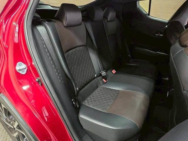 Ｃ－ＨＲ ハイブリッド　Ｇ　純正９型ナビＴＶ／ＢＳＭ／衝突軽減ブレーキ／ドライブレコーダー／レーンアシスト／コーナーセンサー／レーダークルーズ／シートヒーター／オートホールド／ブラインドスポット／１８インチアルミ／ＥＴＣ（10枚目）