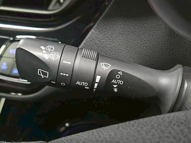 Ｃ－ＨＲ ハイブリッド　Ｇ　純正９型ナビＴＶ／ＢＳＭ／衝突軽減ブレーキ／ドライブレコーダー／レーンアシスト／コーナーセンサー／レーダークルーズ／シートヒーター／オートホールド／ブラインドスポット／１８インチアルミ／ＥＴＣ（52枚目）