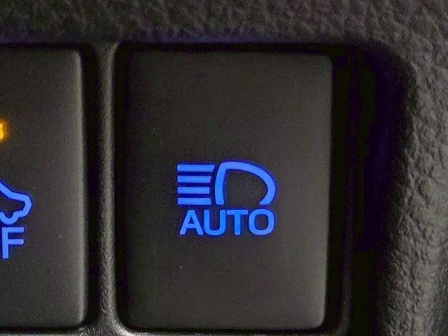 Ｃ－ＨＲ ハイブリッド　Ｇ　純正９型ナビＴＶ／ＢＳＭ／衝突軽減ブレーキ／ドライブレコーダー／レーンアシスト／コーナーセンサー／レーダークルーズ／シートヒーター／オートホールド／ブラインドスポット／１８インチアルミ／ＥＴＣ（57枚目）