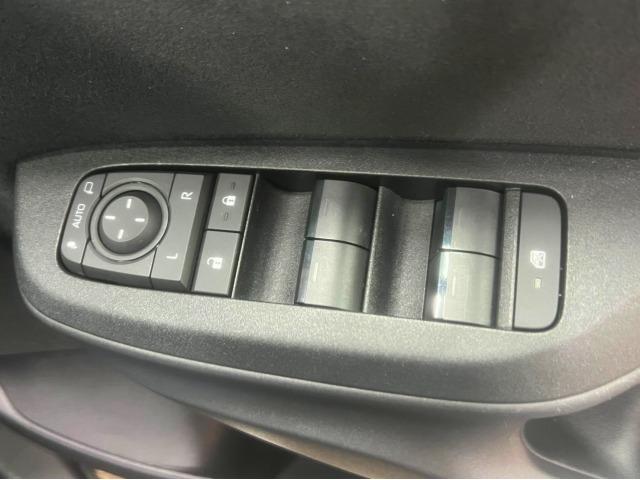 ヤリスクロス Ｇ　寒冷地／バックカメラ／レーダークルーズ／ＥＴＣ／ディスプレイオーディオ／Ｂｌｕｅｔｏｏｔｈ接続／ＵＳＢ端子／ＨＤＭＩ／衝突軽減／レーンアシスト／オートハイビーム／コーナーセンサー／ＥＴＣ（53枚目）