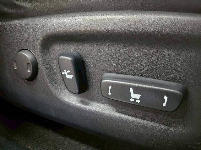 NX NX300h “version L” サンルーフ/全周囲/シートメモリ/パドルシフト/パワーシート/Bluetooth接続/ブラインドスポット/シートヒーター/シートエアコン/オートホールド/ドライブレコーダー/衝突軽減/レーンアシスト(8枚目)