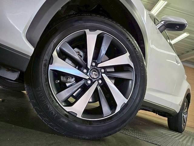 NX NX300h “version L” サンルーフ/全周囲/シートメモリ/パドルシフト/パワーシート/Bluetooth接続/ブラインドスポット/シートヒーター/シートエアコン/オートホールド/ドライブレコーダー/衝突軽減/レーンアシスト(12枚目)