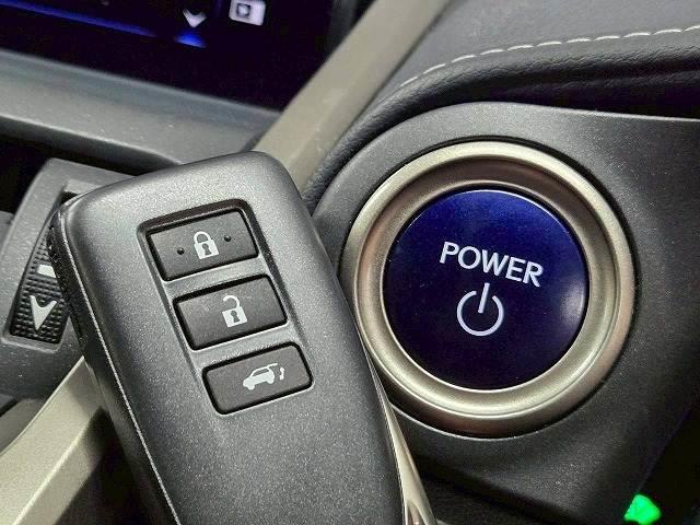 NX NX300h “version L” サンルーフ/全周囲/シートメモリ/パドルシフト/パワーシート/Bluetooth接続/ブラインドスポット/シートヒーター/シートエアコン/オートホールド/ドライブレコーダー/衝突軽減/レーンアシスト(16枚目)