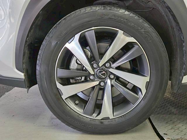 NX NX300h “version L” サンルーフ/全周囲/シートメモリ/パドルシフト/パワーシート/Bluetooth接続/ブラインドスポット/シートヒーター/シートエアコン/オートホールド/ドライブレコーダー/衝突軽減/レーンアシスト(33枚目)