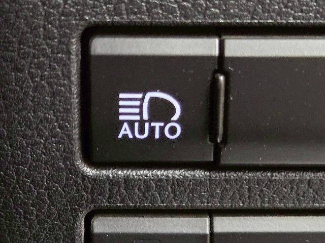 NX NX300h “version L” サンルーフ/全周囲/シートメモリ/パドルシフト/パワーシート/Bluetooth接続/ブラインドスポット/シートヒーター/シートエアコン/オートホールド/ドライブレコーダー/衝突軽減/レーンアシスト(49枚目)