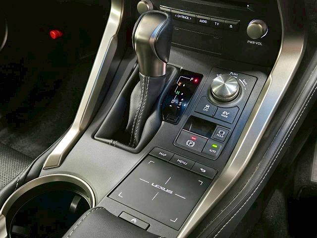 NX NX300h “version L” サンルーフ/全周囲/シートメモリ/パドルシフト/パワーシート/Bluetooth接続/ブラインドスポット/シートヒーター/シートエアコン/オートホールド/ドライブレコーダー/衝突軽減/レーンアシスト(72枚目)