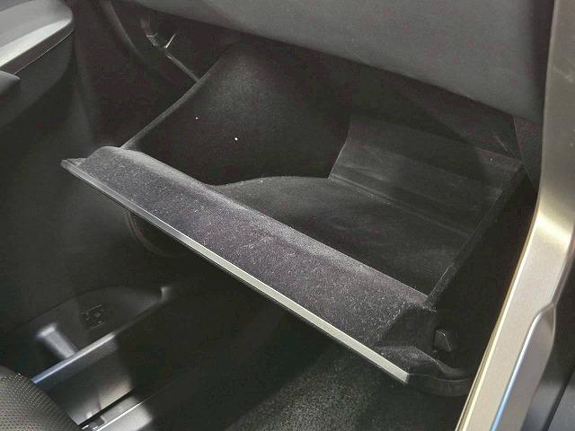 NX NX300h “version L” サンルーフ/全周囲/シートメモリ/パドルシフト/パワーシート/Bluetooth接続/ブラインドスポット/シートヒーター/シートエアコン/オートホールド/ドライブレコーダー/衝突軽減/レーンアシスト(79枚目)