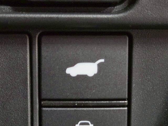 ＺＲ－Ｖ ｅ：ＨＥＶ　Ｚ　ワンオーナー／ＢＯＳＥサウンド／全周囲／本革シート／電動リアゲート／パワーシート／ナビＴＶ／Ｂｌｕｅｔｏｏｔｈ接続／ブラインドスポット／ハンドルヒーター／シートヒーター／スマートキー／ＥＴＣ（14枚目）