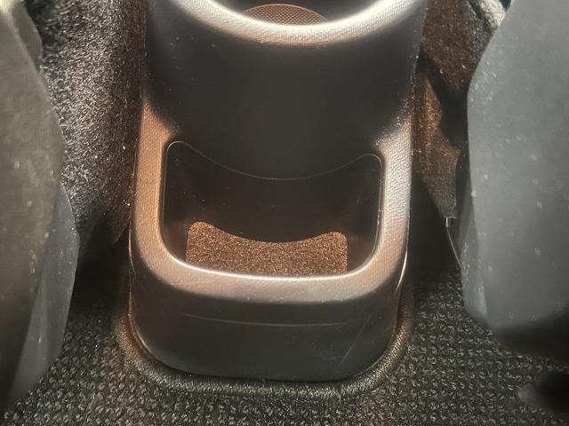 アクア Ｓ　ナビ／バックカメラ／衝突軽減／レーンアシスト／ＴＶキャンセラー／Ｂｌｕｅｔｏｏｔｈ接続／ステアリングスイッチ／オートハイビーム／ＬＥＤライト／モデリスタ１５インチアルミ／スマートキー／ビルトインＥＴＣ（28枚目）