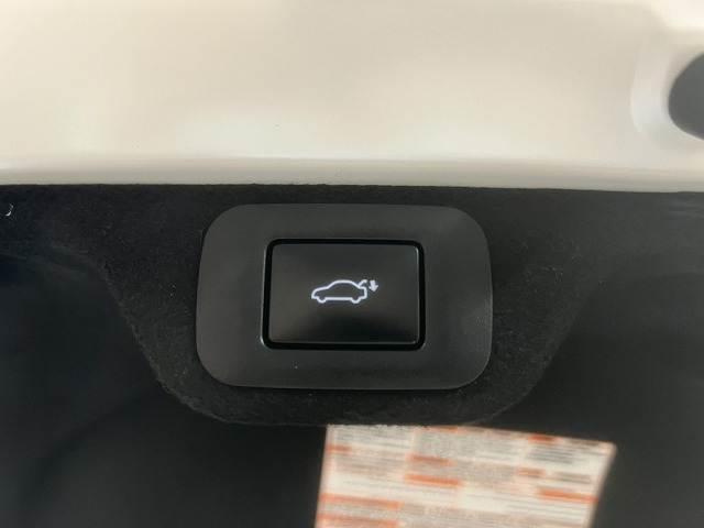 クラウンクロスオーバー RSアドバンスド ワンオーナー/12.3インチナビ/BSM/シートメモリ/バックカメラ/USB端子/ブラインドスポット/ヘッドアップディスプレイ/21インチアルミ/パワーシート/シートヒーター/シートクーラー/ETC(8枚目)