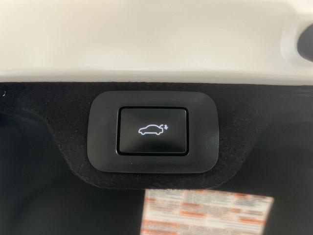 クラウンクロスオーバー RSアドバンスド ワンオーナー/12.3インチナビ/BSM/シートメモリ/バックカメラ/USB端子/ブラインドスポット/ヘッドアップディスプレイ/21インチアルミ/パワーシート/シートヒーター/シートクーラー/ETC(22枚目)