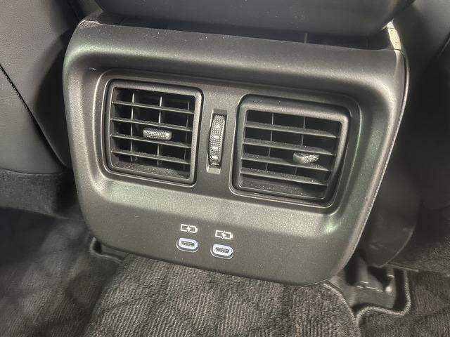 クラウンクロスオーバー RSアドバンスド ワンオーナー/12.3インチナビ/BSM/シートメモリ/バックカメラ/USB端子/ブラインドスポット/ヘッドアップディスプレイ/21インチアルミ/パワーシート/シートヒーター/シートクーラー/ETC(30枚目)