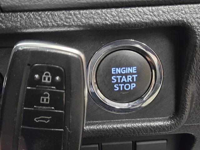 ランドクルーザープラド ＴＸ　ルーフレール／９インチナビ／バックカメラ／ＬＥＤライト／ＲＥＣＡＲＯシート／クリアランスソナー／衝突軽減／レーンアシスト／レーダークルーズ／オートハイビーム／ヘッドライトウォッシャー／ＥＴＣ（7枚目）