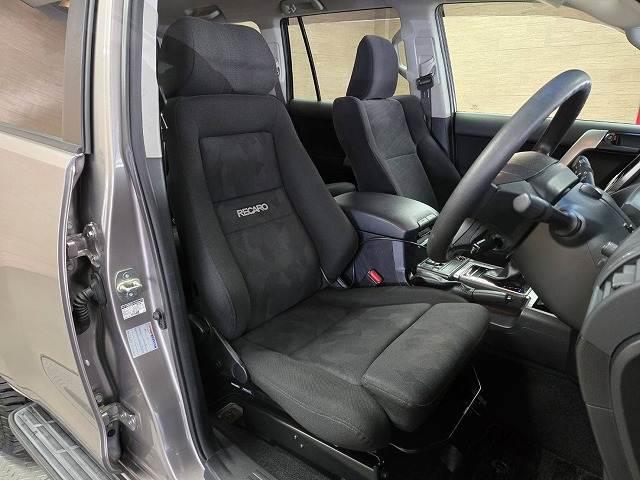 ランドクルーザープラド ＴＸ　ルーフレール／９インチナビ／バックカメラ／ＬＥＤライト／ＲＥＣＡＲＯシート／クリアランスソナー／衝突軽減／レーンアシスト／レーダークルーズ／オートハイビーム／ヘッドライトウォッシャー／ＥＴＣ（10枚目）