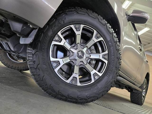 ランドクルーザープラド ＴＸ　ルーフレール／９インチナビ／バックカメラ／ＬＥＤライト／ＲＥＣＡＲＯシート／クリアランスソナー／衝突軽減／レーンアシスト／レーダークルーズ／オートハイビーム／ヘッドライトウォッシャー／ＥＴＣ（12枚目）