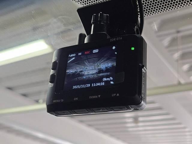 ランドクルーザープラド ＴＸ　ルーフレール／９インチナビ／バックカメラ／ＬＥＤライト／ＲＥＣＡＲＯシート／クリアランスソナー／衝突軽減／レーンアシスト／レーダークルーズ／オートハイビーム／ヘッドライトウォッシャー／ＥＴＣ（14枚目）