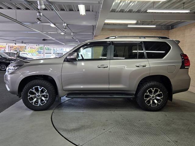 ランドクルーザープラド ＴＸ　ルーフレール／９インチナビ／バックカメラ／ＬＥＤライト／ＲＥＣＡＲＯシート／クリアランスソナー／衝突軽減／レーンアシスト／レーダークルーズ／オートハイビーム／ヘッドライトウォッシャー／ＥＴＣ（26枚目）