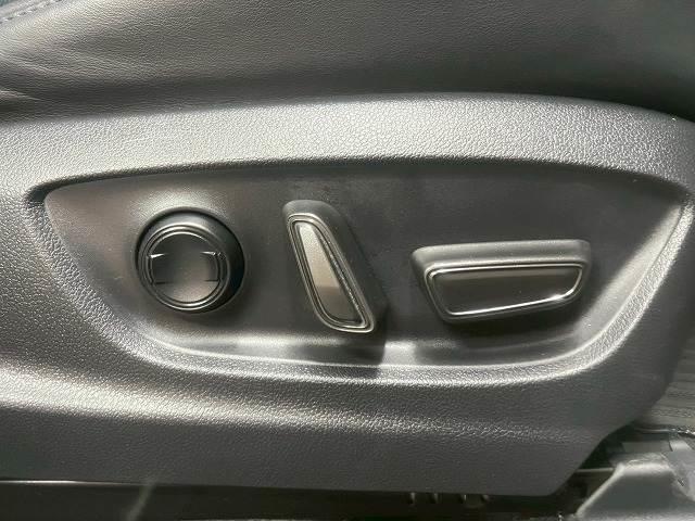 クラウンクロスオーバー Gアドバンスド・レザーパッケージ 全周囲カメラ/ダークチェスナット内装/AC100V/BSM/ヘッドアップディスプレイ/レーダークルーズコントロール/シートヒーター/シートクーラー/パワーシート/ハンズフリーパワートランク(15枚目)