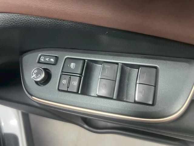 クラウンクロスオーバー Gアドバンスド・レザーパッケージ 全周囲カメラ/ダークチェスナット内装/AC100V/BSM/ヘッドアップディスプレイ/レーダークルーズコントロール/シートヒーター/シートクーラー/パワーシート/ハンズフリーパワートランク(37枚目)