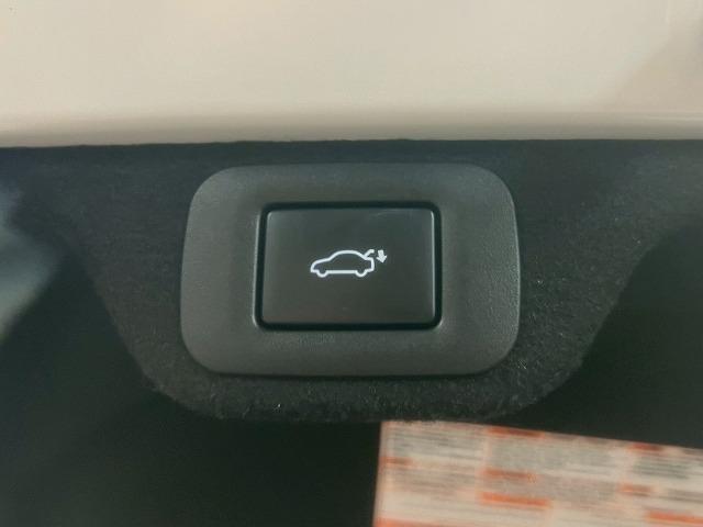 クラウンクロスオーバー Gアドバンスド・レザーパッケージ 全周囲カメラ/ダークチェスナット内装/AC100V/BSM/ヘッドアップディスプレイ/レーダークルーズコントロール/シートヒーター/シートクーラー/パワーシート/ハンズフリーパワートランク(78枚目)