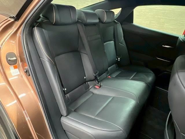 クラウンクロスオーバー Gアドバンスド・レザーパッケージ ワンオーナー/12.3インチナビ/全周囲/デジタルミラー/ブラインドスポット/シートヒーター/シートクーラー/衝突軽減/レーンアシスト/レーンアシスト/パワーシート/シートメモリ/クリアランスソナー(10枚目)