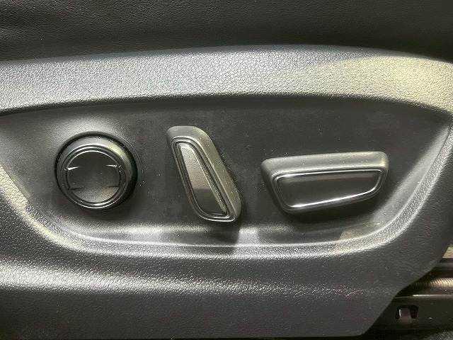 クラウンクロスオーバー Gアドバンスド・レザーパッケージ ワンオーナー/12.3インチナビ/全周囲/デジタルミラー/ブラインドスポット/シートヒーター/シートクーラー/衝突軽減/レーンアシスト/レーンアシスト/パワーシート/シートメモリ/クリアランスソナー(14枚目)