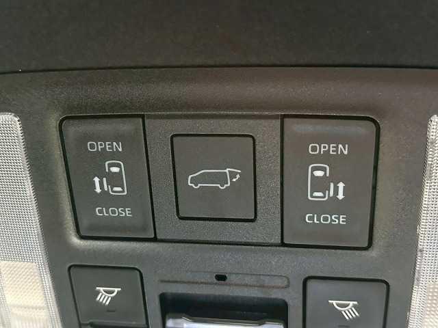 ヴォクシー Ｓ－Ｚ　後席モニター／パワーバックドア／ＢＳＭ／全周囲カメラ／パーキングアシスト／純正ナビＴＶ／両側電動スライドドア／衝突軽減ブレーキ／レーンアシスト／Ｂｌｕｅｔｏｏｔｈ／シートヒーター／後席シートヒーター（7枚目）