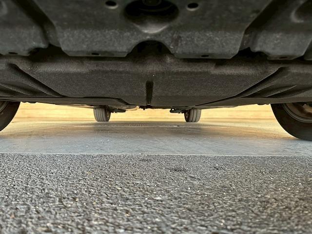 ヴォクシー Ｓ－Ｚ　後席モニター／パワーバックドア／ＢＳＭ／全周囲カメラ／パーキングアシスト／純正ナビＴＶ／両側電動スライドドア／衝突軽減ブレーキ／レーンアシスト／Ｂｌｕｅｔｏｏｔｈ／シートヒーター／後席シートヒーター（31枚目）