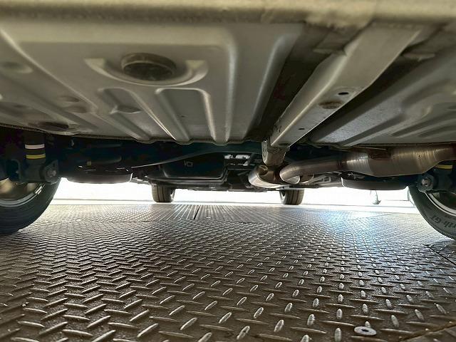 ヴォクシー Ｓ－Ｚ　後席モニター／パワーバックドア／ＢＳＭ／全周囲カメラ／パーキングアシスト／純正ナビＴＶ／両側電動スライドドア／衝突軽減ブレーキ／レーンアシスト／Ｂｌｕｅｔｏｏｔｈ／シートヒーター／後席シートヒーター（79枚目）