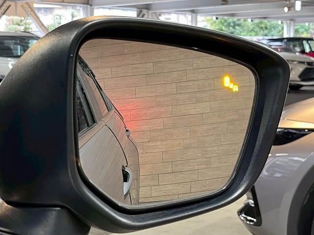 エクリプスクロスＰＨＥＶ Ｐ　全周囲／レーダークルーズ／パドルシフト／ＡＣ１００Ｖ／ブラインドスポット／ナビＴＶ／衝突軽減／レーンアシスト／コーナーセンサー／オートホールド／パドルシフト／パワーシート／１８インチアルミ／ＥＴＣ（6枚目）