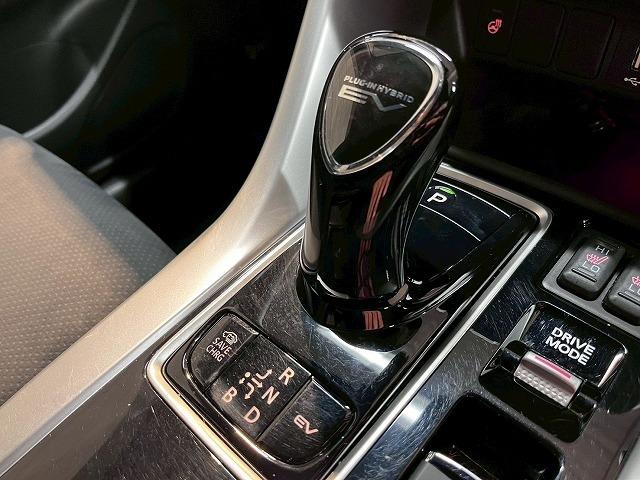 エクリプスクロスＰＨＥＶ Ｐ　全周囲／レーダークルーズ／パドルシフト／ＡＣ１００Ｖ／ブラインドスポット／ナビＴＶ／衝突軽減／レーンアシスト／コーナーセンサー／オートホールド／パドルシフト／パワーシート／１８インチアルミ／ＥＴＣ（64枚目）